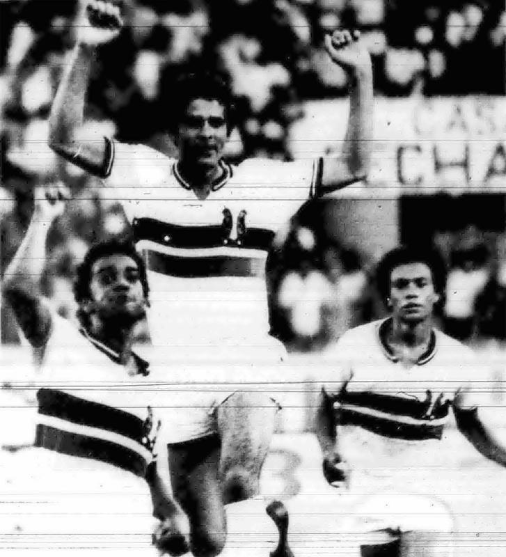 1979 - Santa Cruz 3 x 1 Náutico / Campeonato Pernambucano - Vencedor dos três turnos em 1979, o santa Cruz levantou a taça sem precisar de uma final específica.
