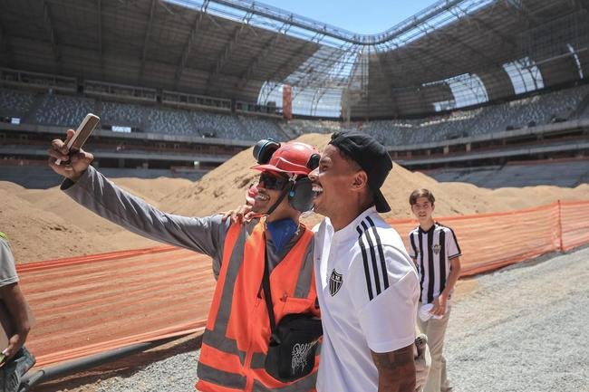 Na manh deste sbado (24/9), jogadores, comisso tcnica e diretoria do Atltico visitaram as obras da Arena MRV, futura casa do Galo.