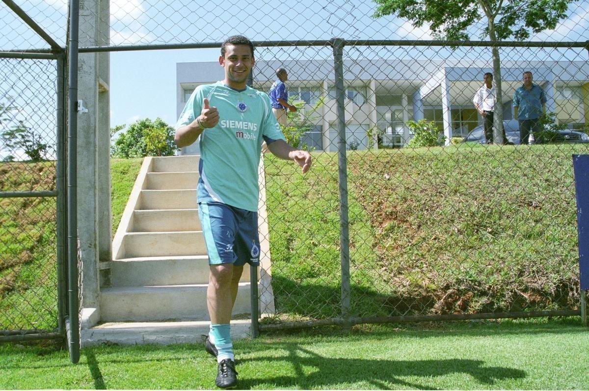 O dia a dia de Fred na Toca da Raposa II entre julho de 2004 e agosto de 2005