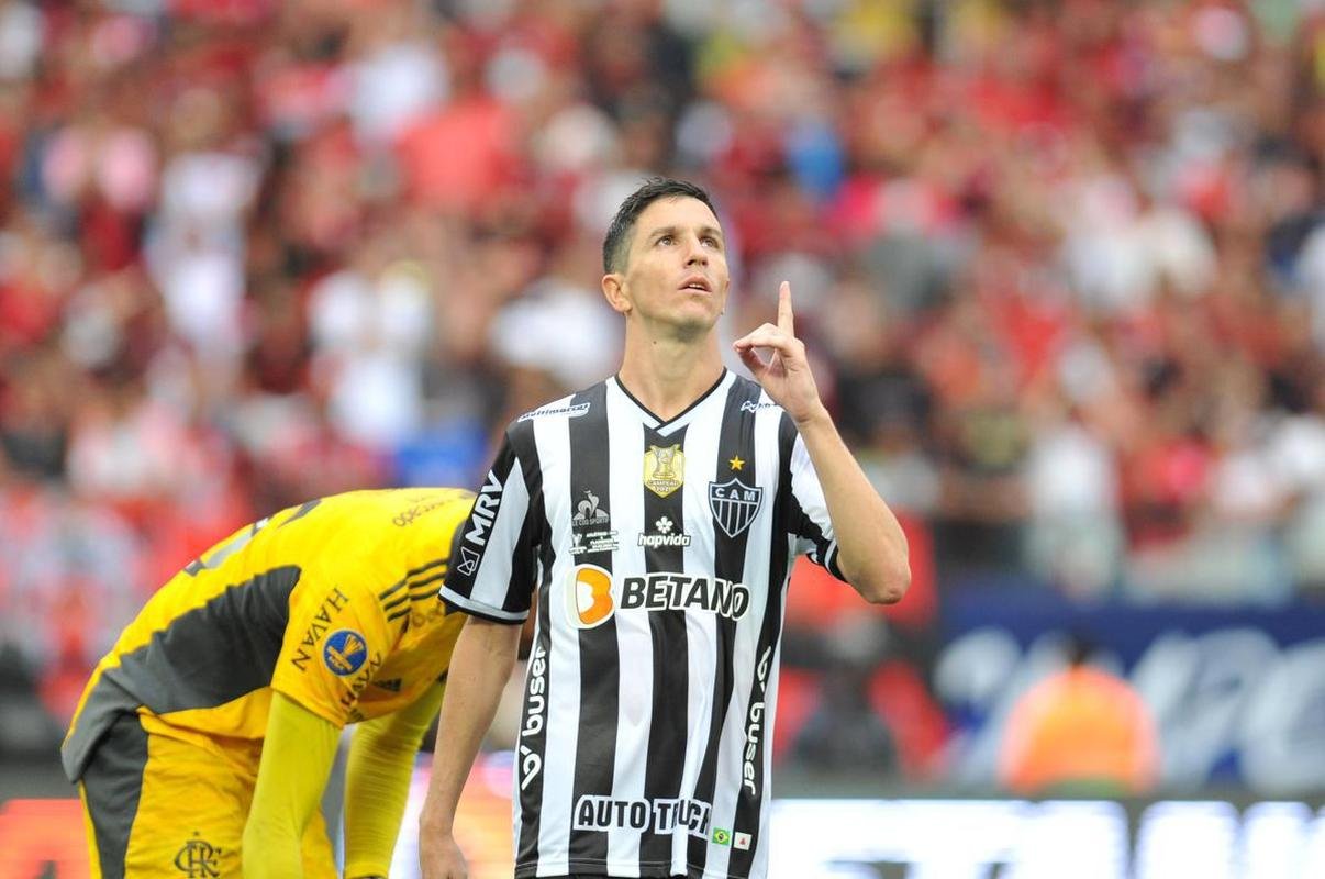 Fotos da vitria do Atltico sobre o Flamengo por 8 a 7 na deciso por pnaltis da final da Supercopa do Brasil, na Arena do Pantanal, em Cuiab. Everton foi o grande heri do Galo ao pegar a cobrana que resultou na conquista