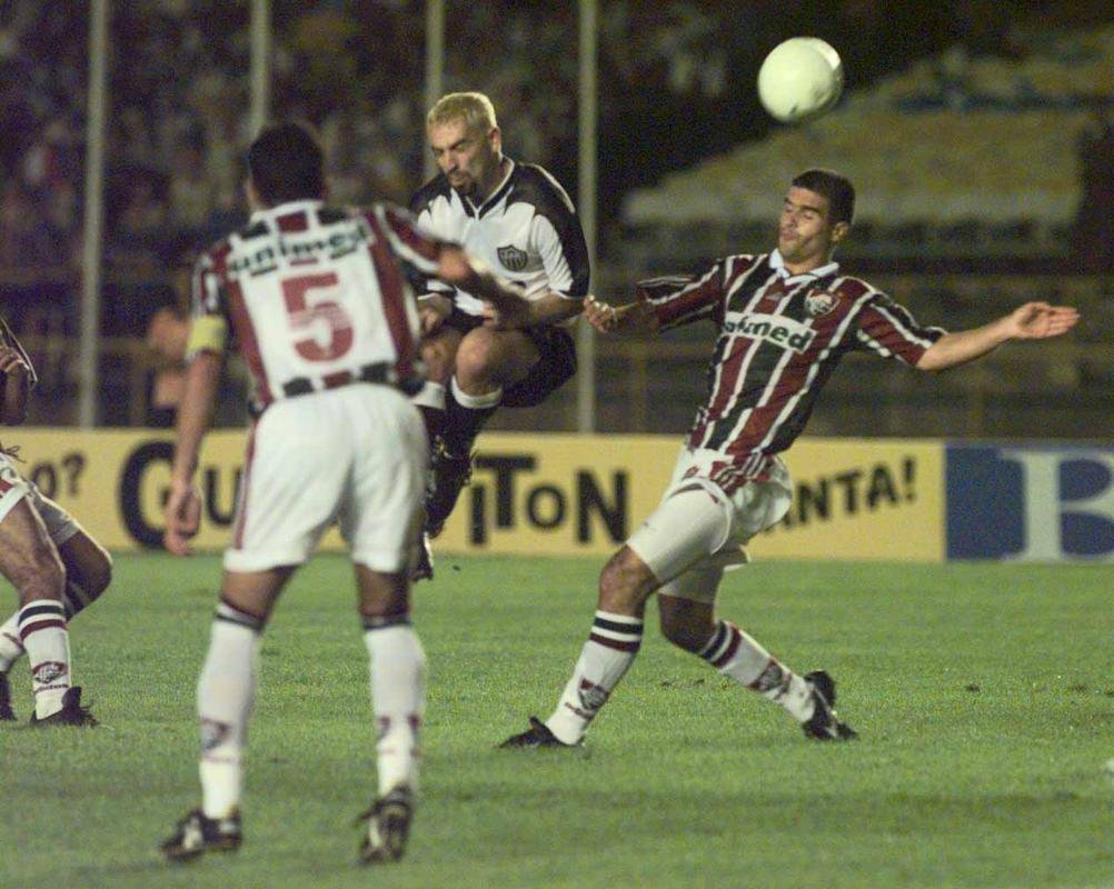 No jogo de ida, no Maracan, Atltico e Fluminense empataram por 3 a 3