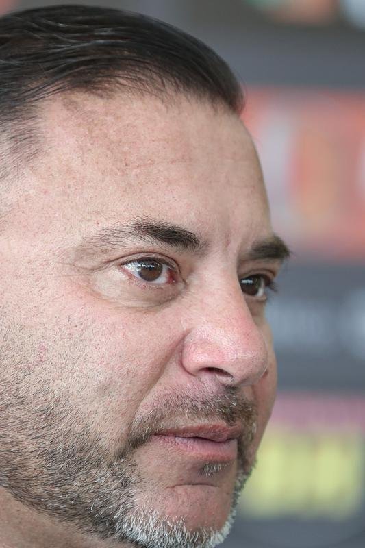 O técnico argentino 'El Turco' Mohamed foi apresentado pelo Atlético nesta terça-feira (25/01) ao lado do presidente do clube, Sérgio Coelho.