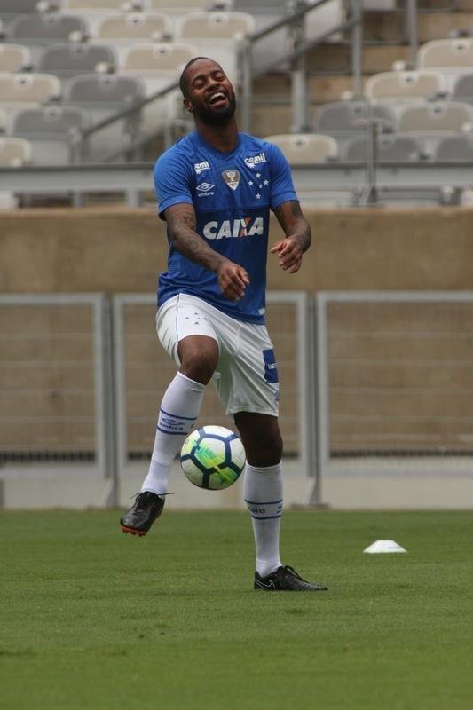 Treino do Cruzeiro nesta sexta-feira, no Mineiro