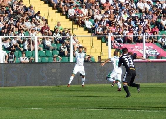 Imagens da partida realizada no estádio Orlando Scarpelli, em Florianópolis