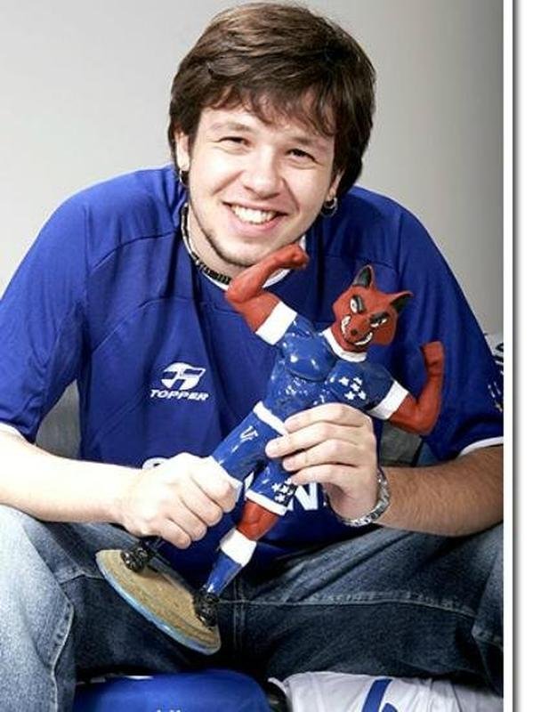 Bruno Scornavacca, baixista do KLB,  cruzeirense. Seus irmos, Leandro e Kiko, torcem respectivamente para Corinthians e So Paulo.