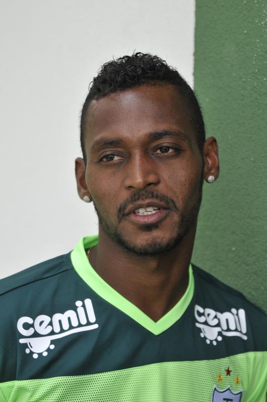 Marquinhos, de 28 anos,  o nono reforo do Amrica para temporada 2018