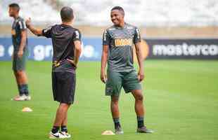 Levir Culpi comanda treino no Mineiro antes da estreia no Grupo E da Libertadores