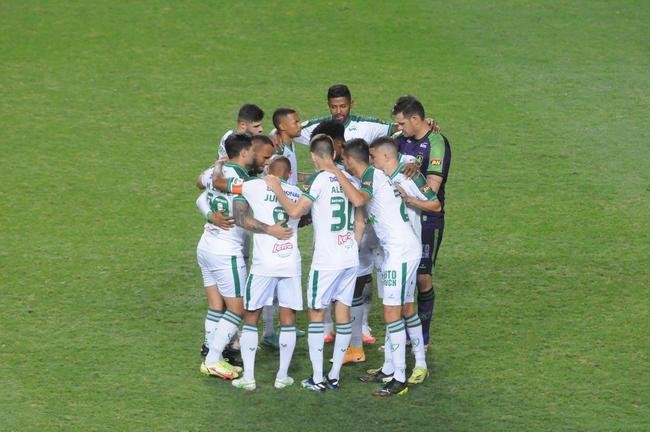 Fotos do jogo entre Amrica e Palmeiras, no Independncia, em Belo Horizonte, pela 24 rodada do Campeonato Brasileiro