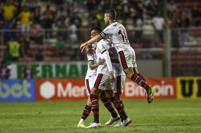 No Independncia, Flamengo vence Amrica por 2 a 1 em duelo pela 33 rodada do Campeonato Brasileiro 
