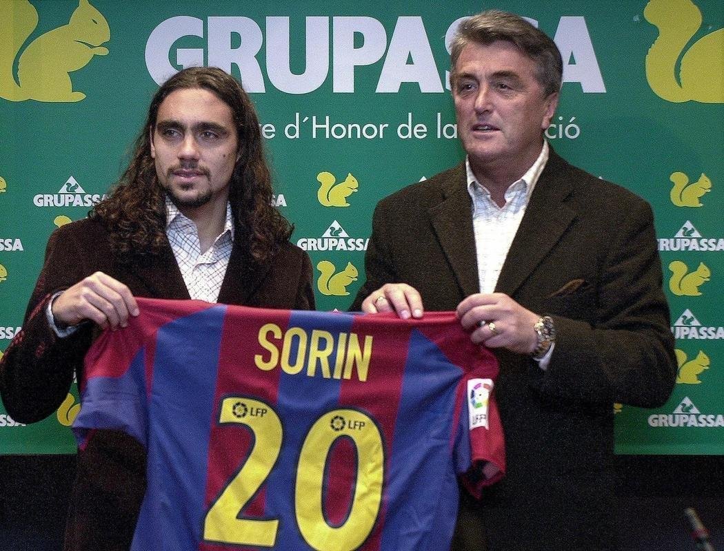 Sorn foi vendido  Lazio em 2002 por 9 milhes de euros. Porm, o negcio acabou desfeito, pois o clube italiano s pagou a primeira parcela do negcio, de 1 milho, que valeu como emprstimo, pois o Cruzeiro j no tinha condies de bancar seu salrio. Depois, o lateral foi emprestado ao Barcelona por US$ 650 mil e, posteriormente, ao PSG, por US$ 350 mil. Em 2004, Sorn voltou ao Cruzeiro mas logo foi negociado em definitivo com o Villarreal por US$ 1,9 milho.