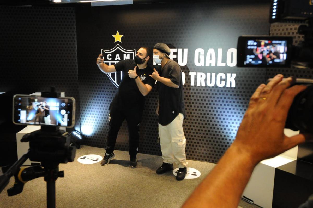 Ronaldinho Gacho durante evento de um patrocinador do Atltico no Mineiro, em Belo Horizonte. Ex-jogador, de 40 anos, tirou fotos com clientes, funcionrios e se encontrou com o ssia Jos Robson Batista de Oliveira 