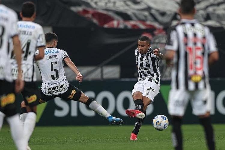 Atlético venceu o Corinthians por 2 a 1