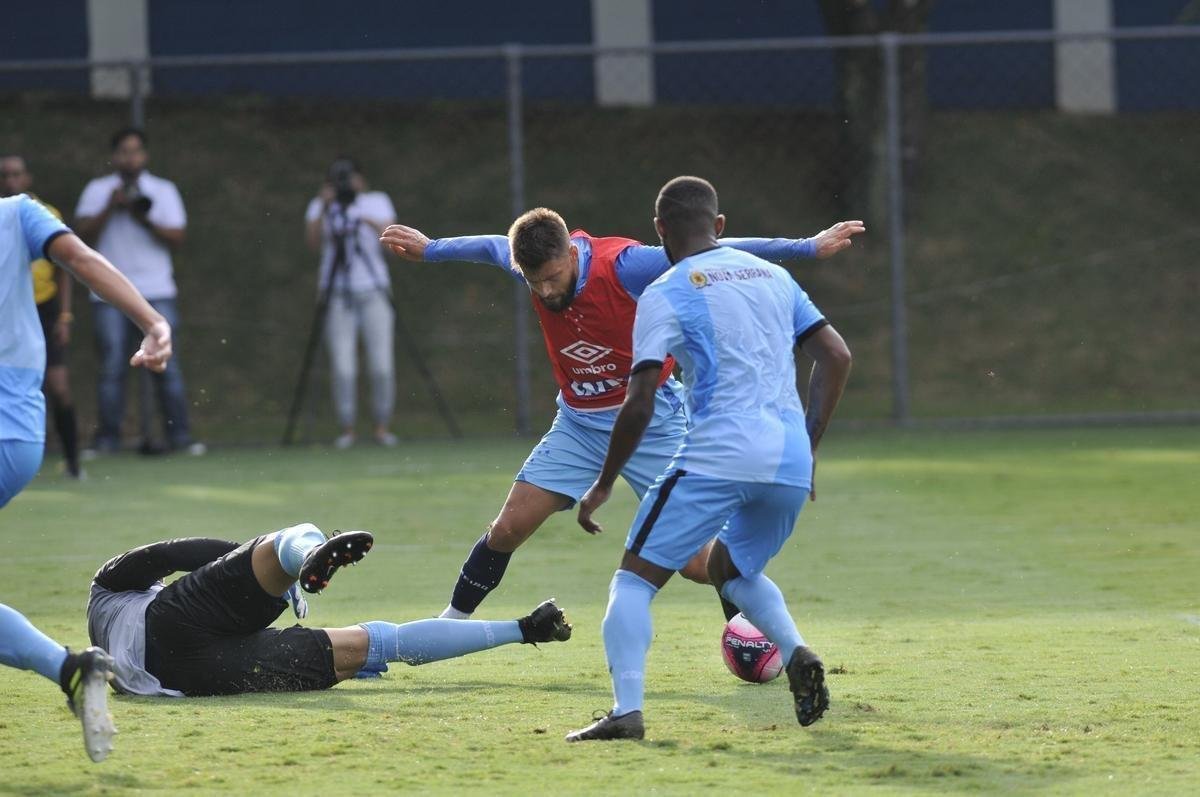 Com gols de Judivan e Rafael Sobis, Cruzeiro venceu Betinense por 2 a 0 em jogo-treino