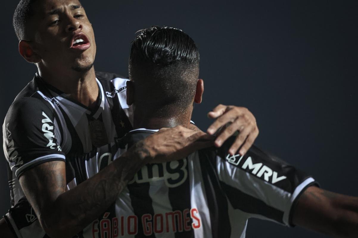 Fotos do jogo entre Brasiliense e Atltico no Estdio Klber Andrade, em Cariacica-ES, pela terceira fase da Copa do Brasil