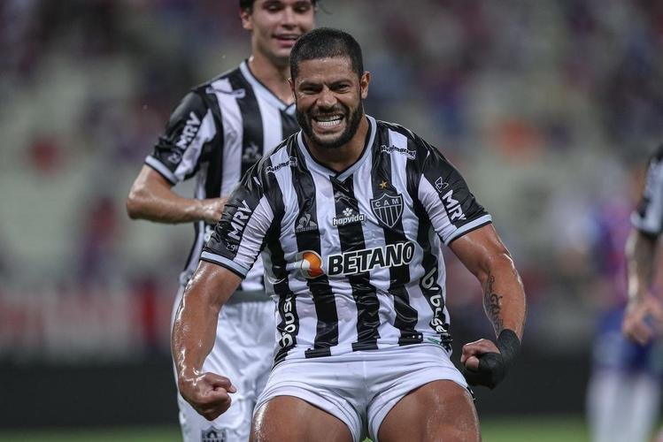 Diego Costa e Hulk marcaram os gols da vitória do Atlético por 2 a 1 sobre o Fortaleza, no Castelão