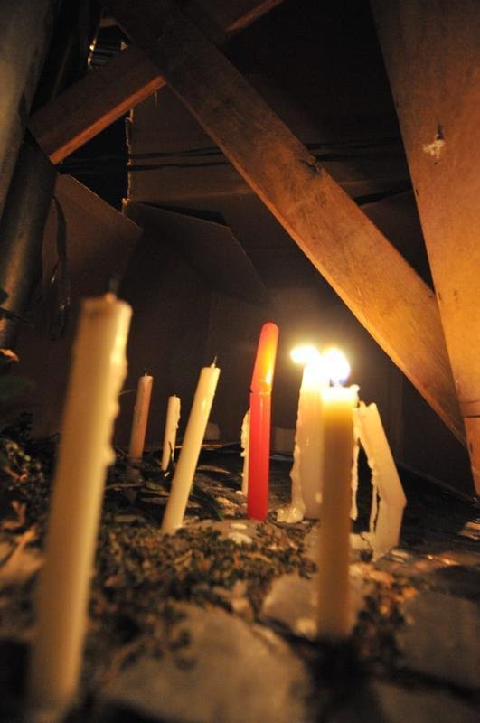 Na noite desta quinta-feira, manifestantes protestaram contra o presidente Srgio Sette Cmara e o diretor de futebol Rui Costa