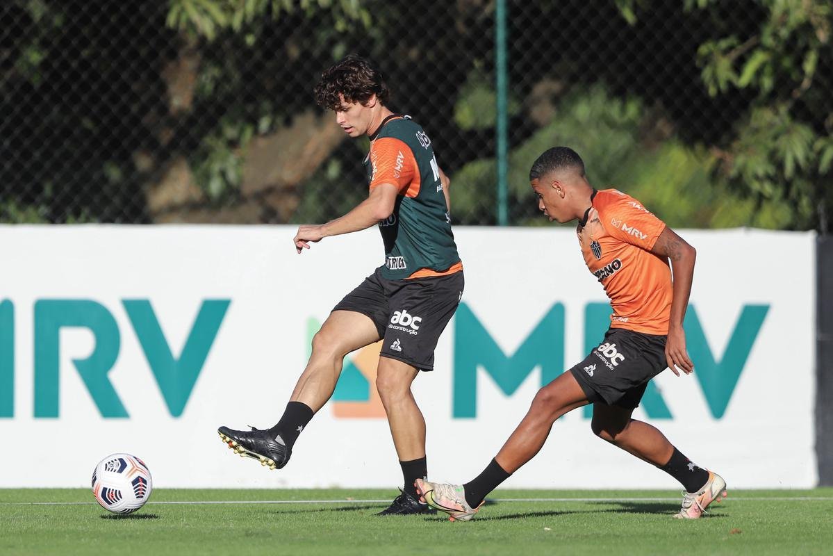 Fotos do treino do Atltico antes da viagem para a Argentina