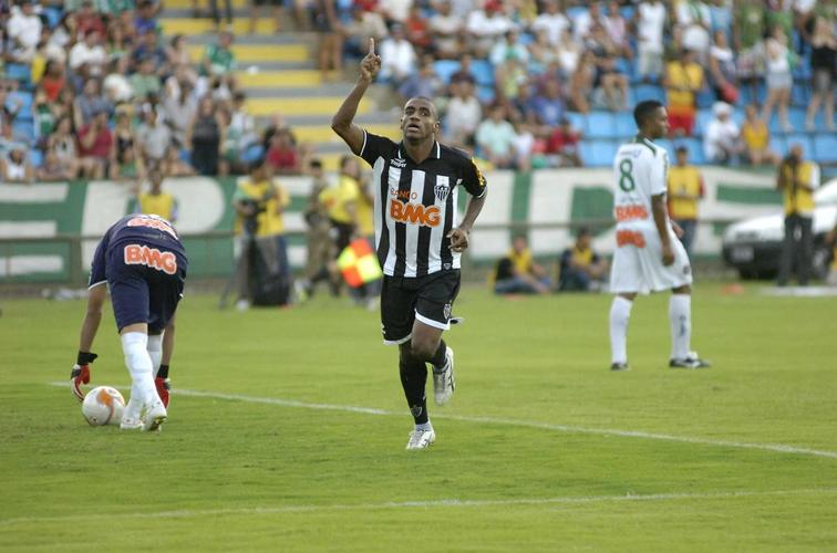 Final do Campeonato Mineiro de 2010: Atlético venceu o Ipatinga no primeiro jogo, fora de casa, por 3 a 2, e no segundo jogo, em casa, por 2 a 0.