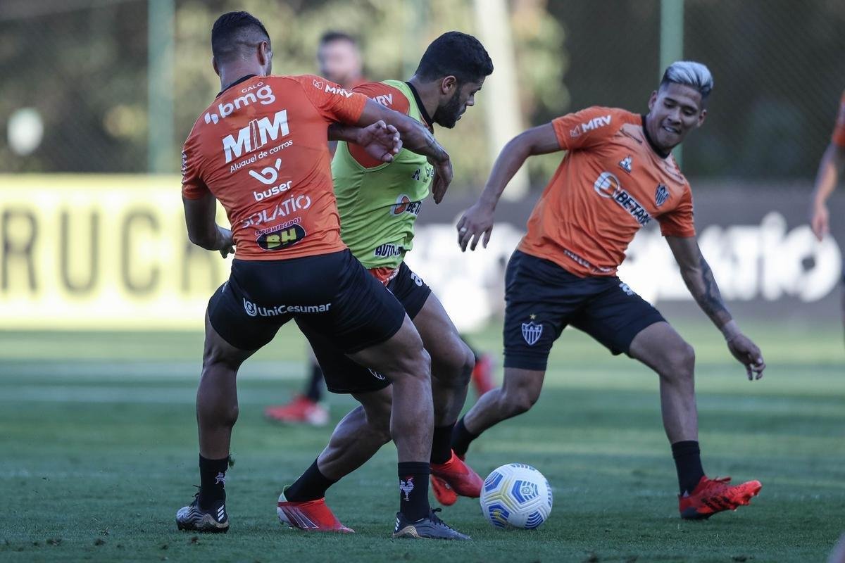 Fotos do primeiro treino de Diego Costa pelo Atltico