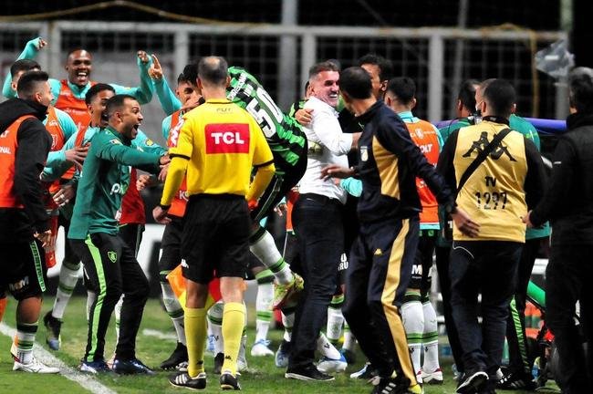 Fotos do jogo entre Amrica e Botafogo, no Independncia, em Belo Horizonte, pela stima rodada do Campeonato Brasileiro