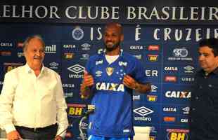 Bruno Silva (volante): contratado em janeiro de 2018 aps integrar a Seleo do Campeonato Brasileiro de 2017, o volante no repetiu as boas atuaes de Botafogo com a camisa do Cruzeiro. Em janeiro de 2019, rescindiu seu contrato para acertar com o Fluminense. Foram 41 partidas pela Raposa e dois gols marcados.