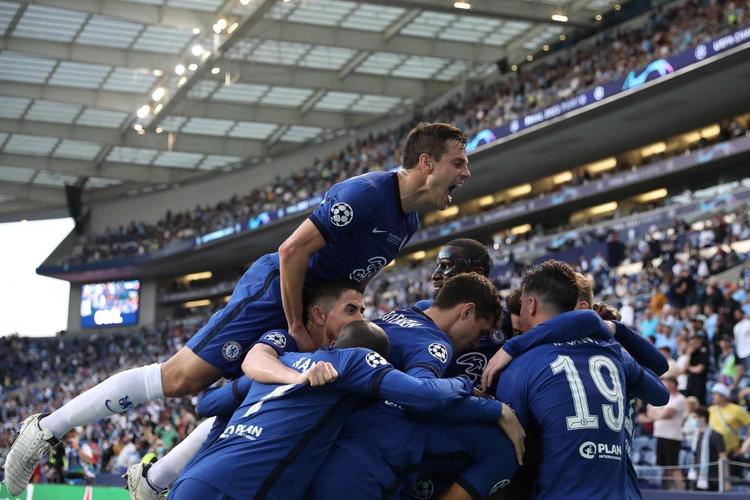 Imagens da grande decisão entre Manchester City e Chelsea no Estádio do Dragão