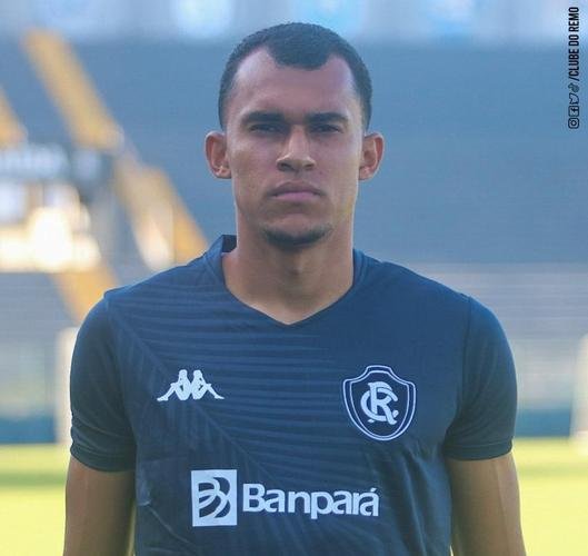 Romércio, zagueiro (Remo)