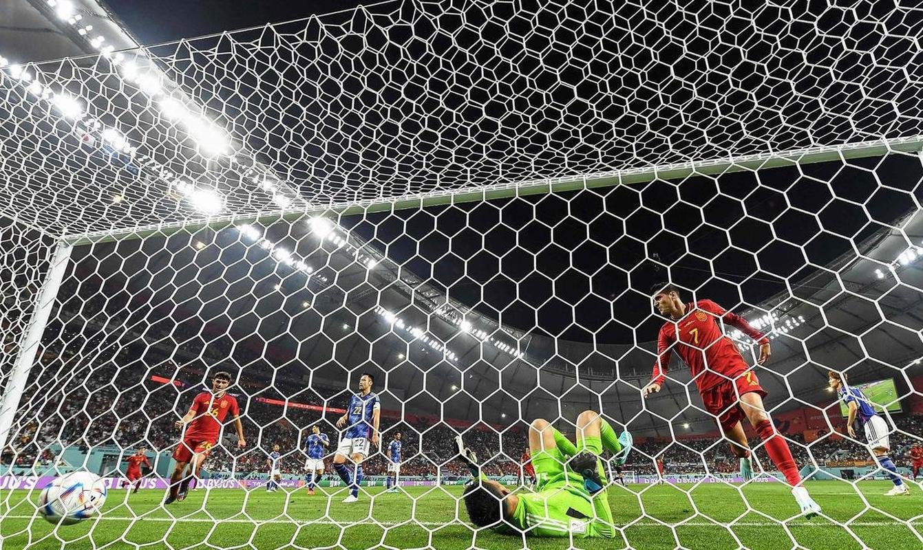 No Estdio Internacional Khalifa, Japo e Espanha duelaram pela terceira ltima rodada do Grupo E da Copa do Mundo do Catar