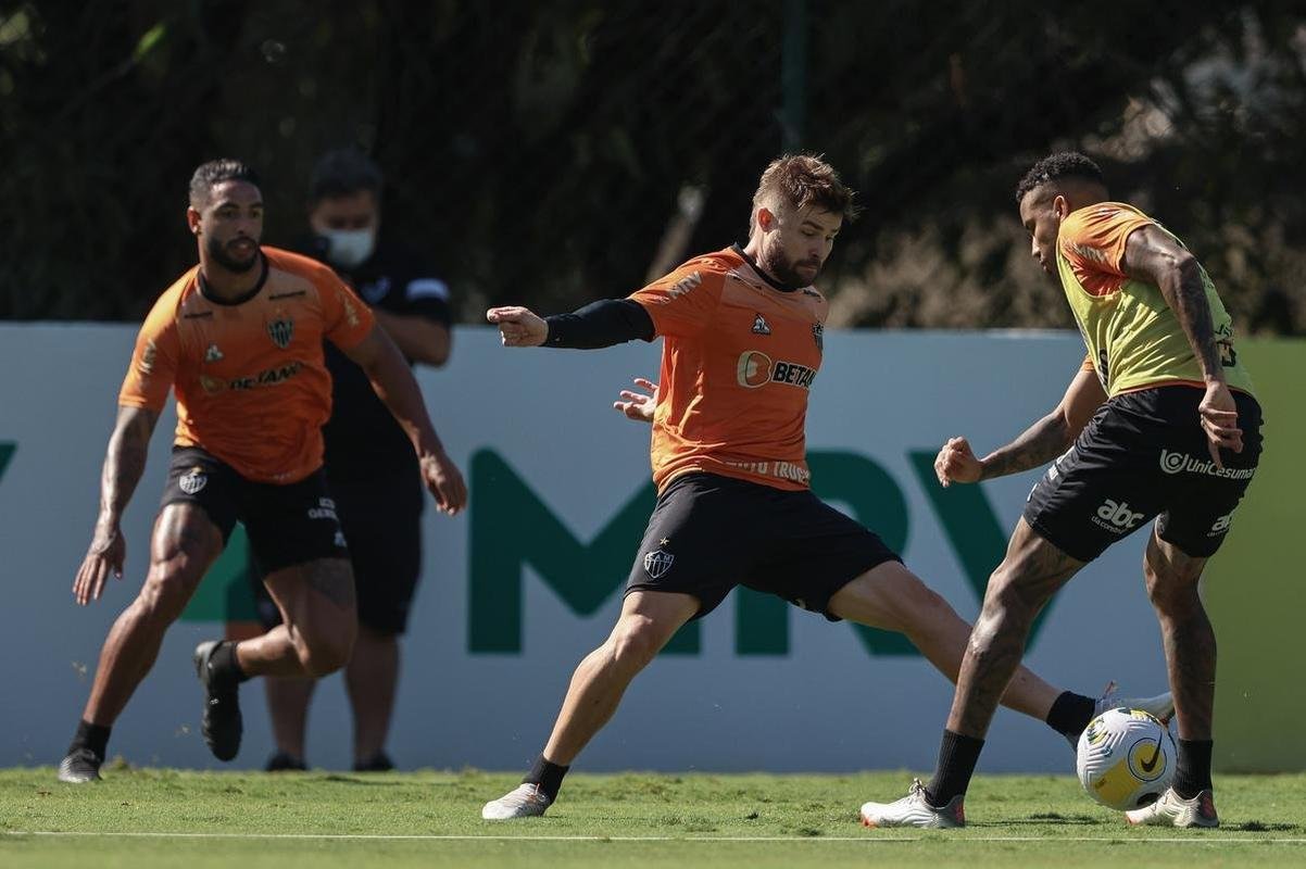 O Atltico fez um treino ttico, na manh desta quinta-feira (2), para a deciso com o Palmeiras pelo Campeonato Brasileiro.