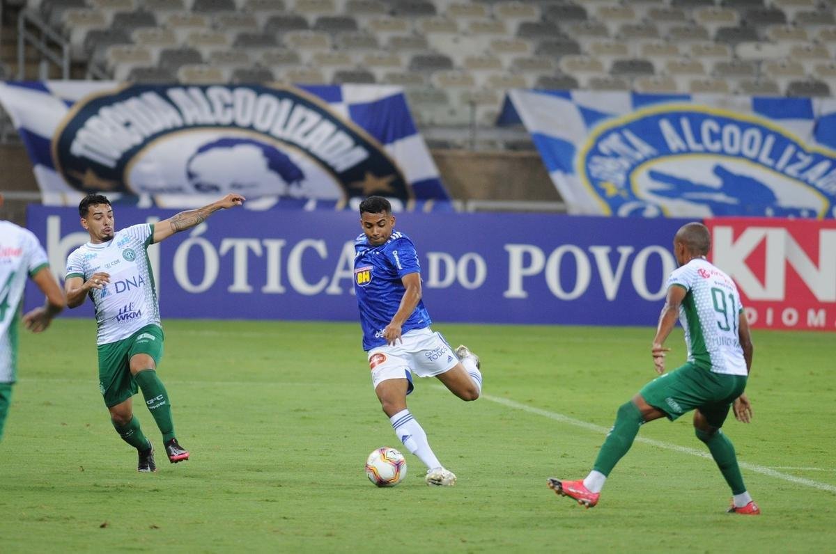 Fotos do duelo entre Cruzeiro e Guarani, no Mineiro, em Belo Horizonte, vlido pela 21 rodada da Srie B do Campeonato Brasileiro