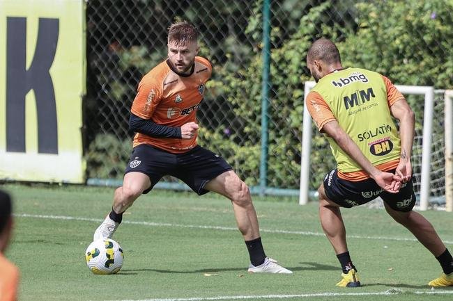 Atltico treinou, na tarde desta quinta-feira (26), na Cidade do Galo. Atividades visaram ao confronto contra o Ava pelo Campeonato Brasileiro.