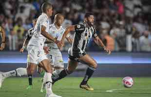 Fotos do jogo entre Santos e Atltico na Vila Belmiro, em Santos, pela 30 rodada do Campeonato Brasileiro