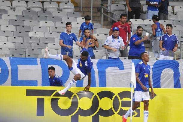 Atacante Thiago, promovido do time jnior, marcou o primeiro gol celeste em 2020