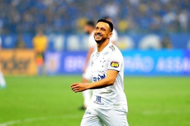 Fotos do jogo entre Cruzeiro e Fluminense, no Mineiro, pela 24 rodada do Brasileiro