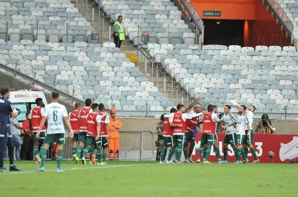 Lances da partida entre Cruzeiro e Palmeiras, no Mineiro, pelo Campeonato Brasileiro