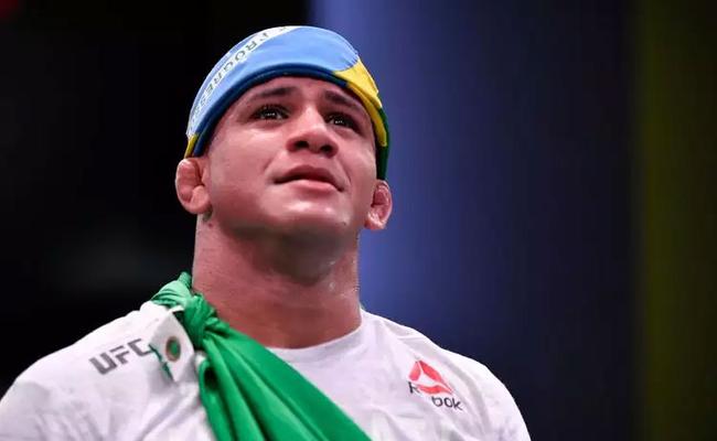 Gilbert Durinho busca recuperação diante do perigoso Wonderboy no UFC 264