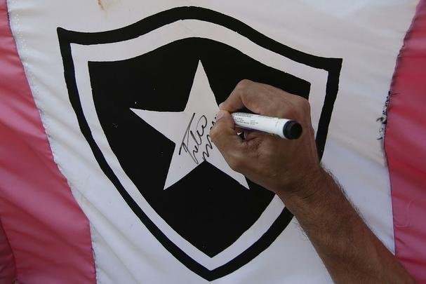 Fotos da vitória do Botafogo sobre o Atlético, por 2 a 1, no Engenhão, pela 18ª rodada do Brasileiro