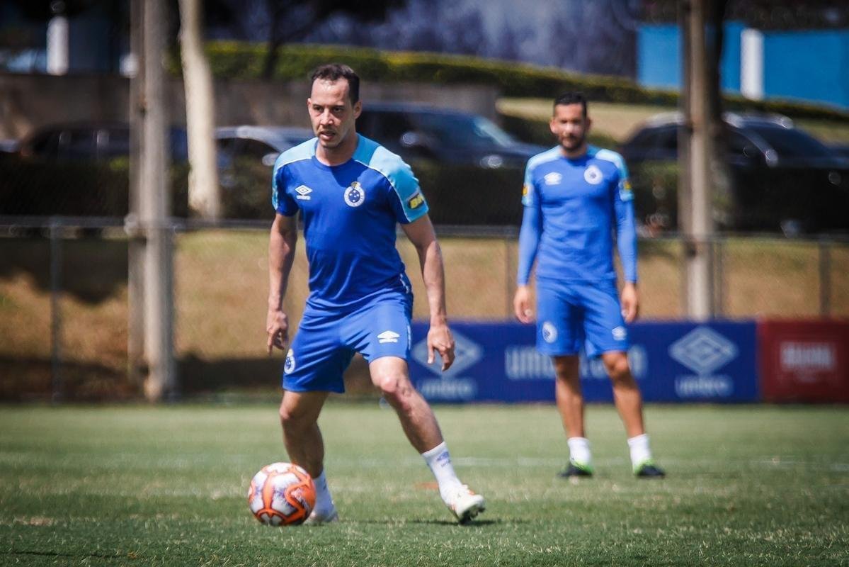 Cruzeiro treinou na manh desta sexta-feira (01/02), na Toca da Raposa II