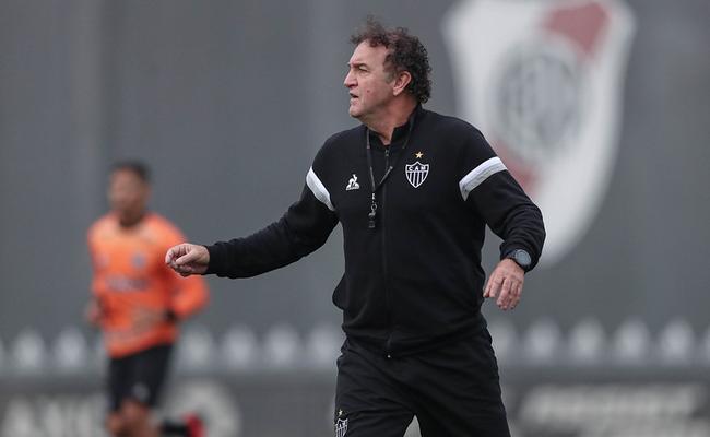 Cuca definiu escalação do Atlético para jogo decisivo pela Libertadores
