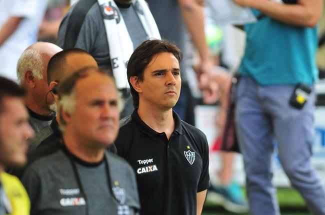 Thiago Larghi - 49 jogos, 23 vitrias, 12 empates e 14 derrotas - 55,1% de aproveitamento