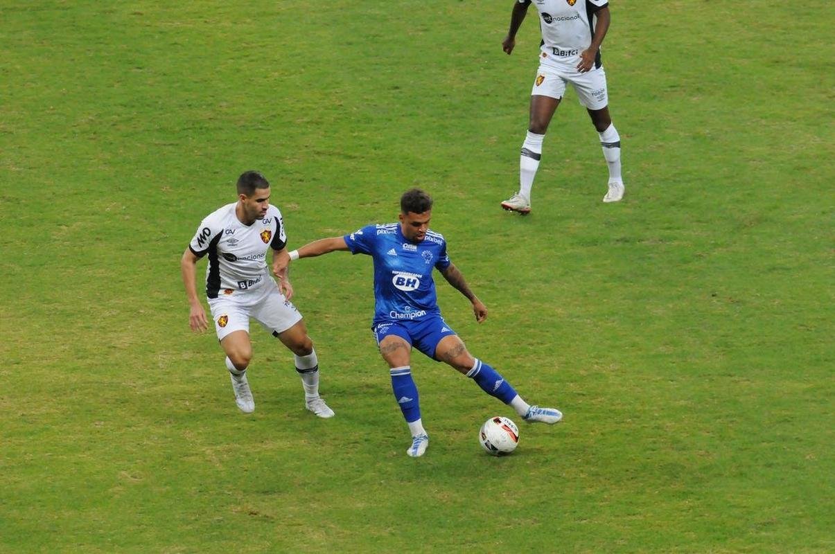 Fotos do jogo entre Cruzeiro e Sport, no Mineiro, em Belo Horizonte, pela 15 rodada da Srie B do Campeonato Brasileiro (28/6/2022)