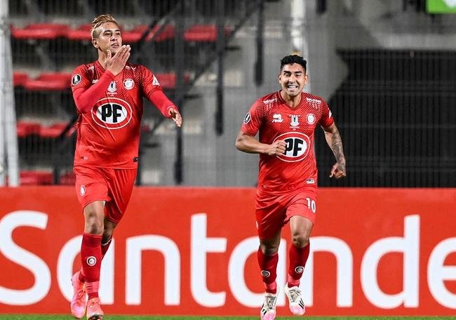 Siker, do Chile,  a fornecedora do Unin La Calera, do Chile