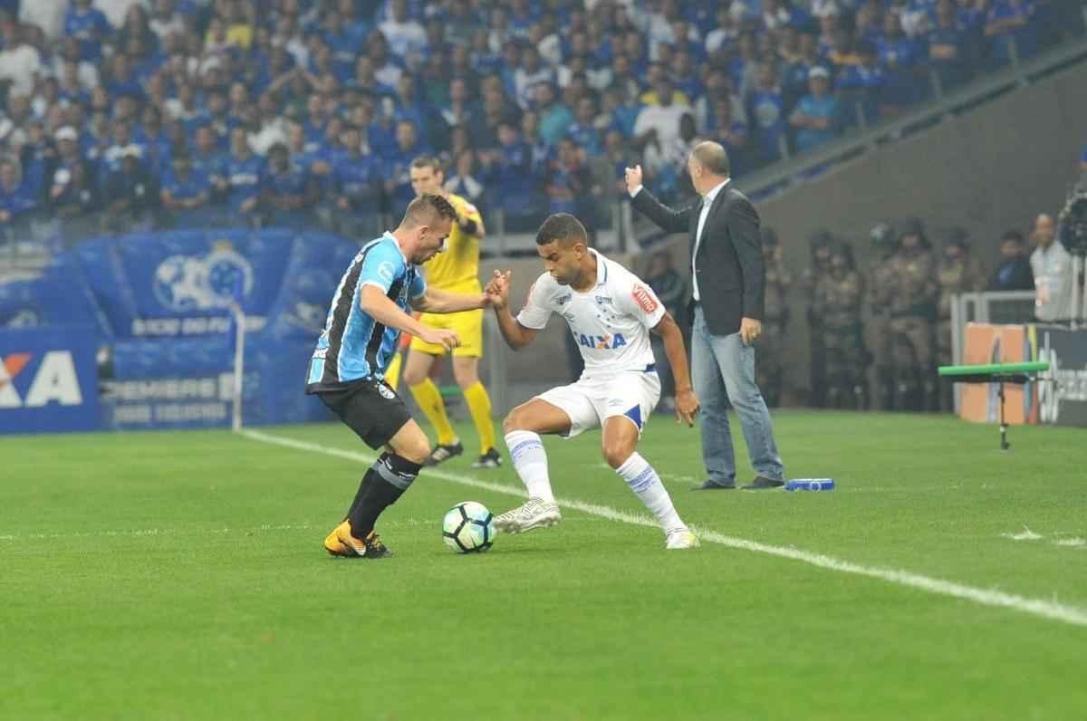 Fotos do primeiro duelo do duelo entre Cruzeiro e Grmio, no Mineiro, pela semifinal da Copa do Brasil