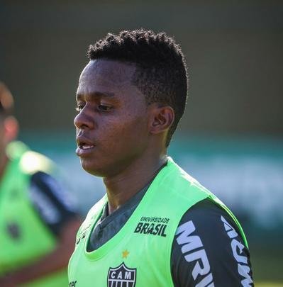 Cazares tem 15 jogos na Libertadores. Com a camisa do Atltico (2016 e 2017), foram 8 vitrias, 4 empates e 3 derrotas. O meia marcou 7 gols. 