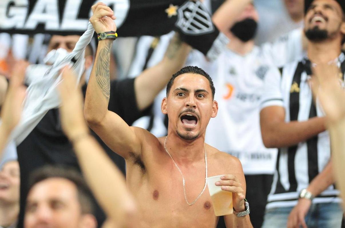 Fotos da torcida do Atltico no pr-jogo contra o Palmeiras no Mineiro