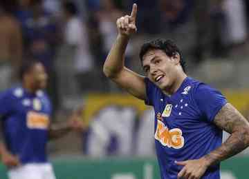Grande ídolo do Cruzeiro, onde venceu os Campeonatos Brasileiros de 2013 e 2014, Ricardo Goulart irá anunciar sua aposentadoria do futebol nesta sexta-feira