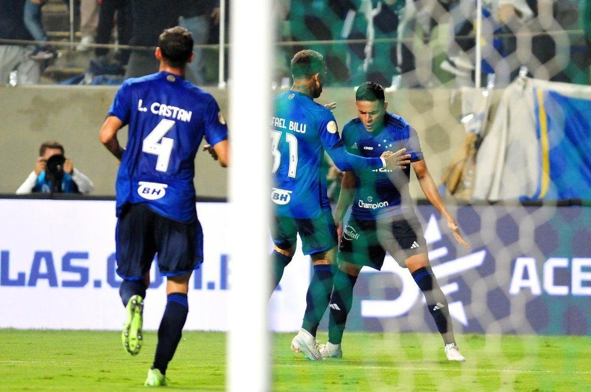 Grmio x Cruzeiro: fotos do jogo pela segunda rodada do Campeonato Brasileiro, neste sbado (22/4), no Independncia