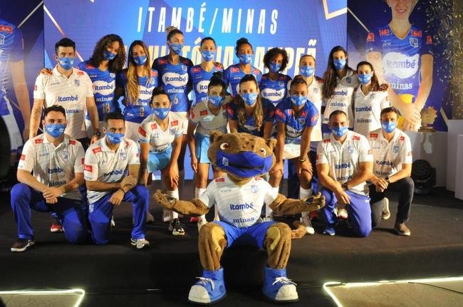 Time Feminino de V�lei do Minas foi apresentado nesta quarta-feira (11/10)