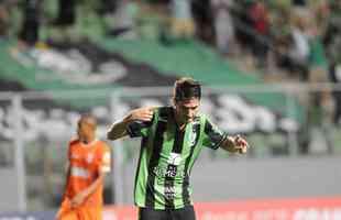 Com gols de Felipe Augusto e Al, Amrica venceu Coimbra por 2 a 0, nesta segunda-feira, no Independncia, pela sexta rodada do Campeonato Mineiro