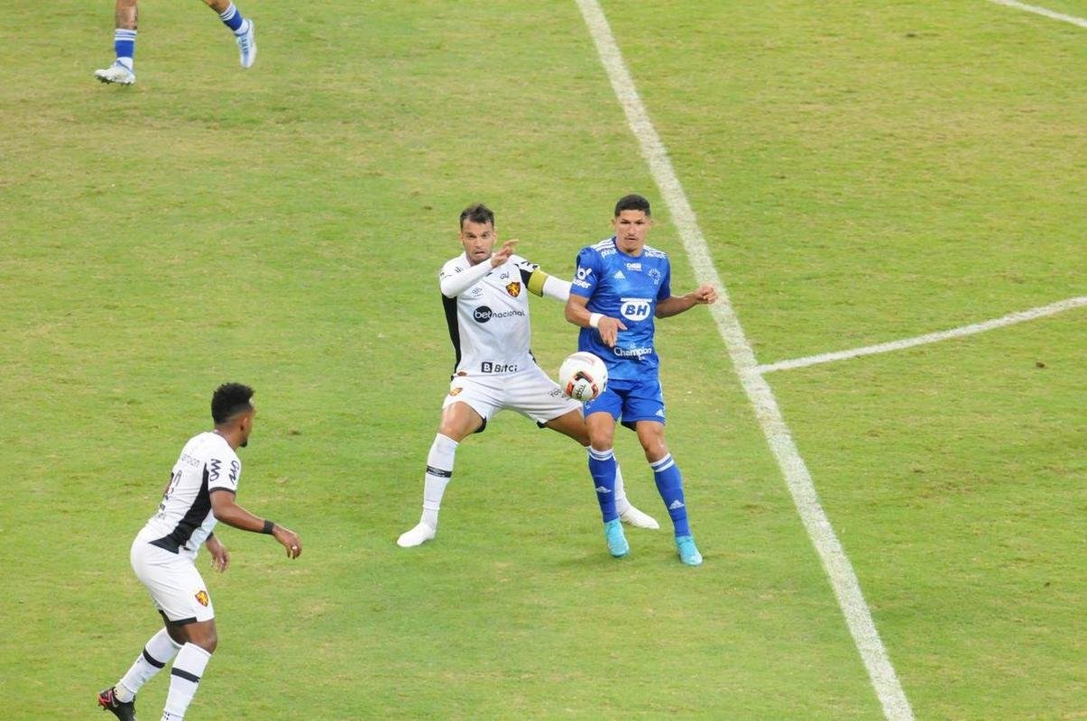 Fotos do jogo entre Cruzeiro e Sport, no Mineiro, em Belo Horizonte, pela 15 rodada da Srie B do Campeonato Brasileiro (28/6/2022)